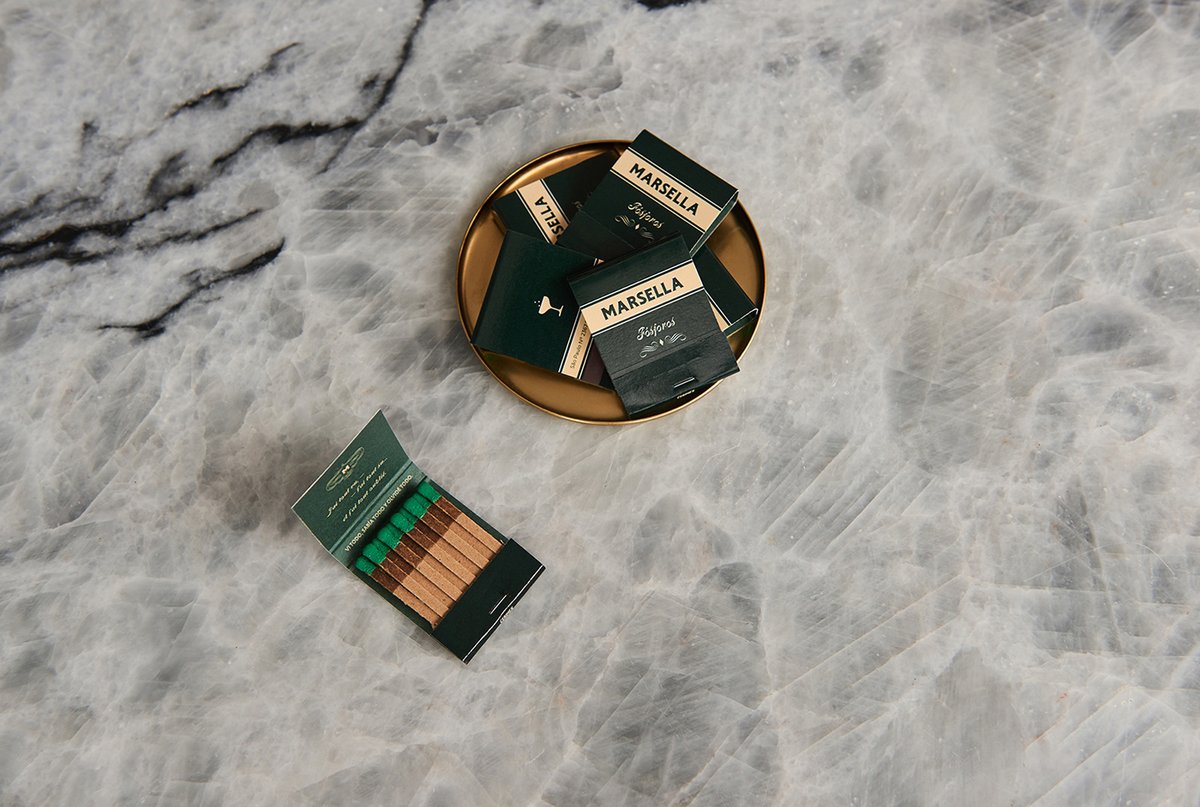 (餐飲）Marsella酒吧品牌設計和品牌標識設計案例，餐飲品牌設計，品牌形象整合，品牌標識設計，餐飲品牌視覺設計，餐飲品牌營銷，品牌戰(zhàn)略定位，品牌設計公司，深圳品牌策劃，深圳品牌設計，左右格局