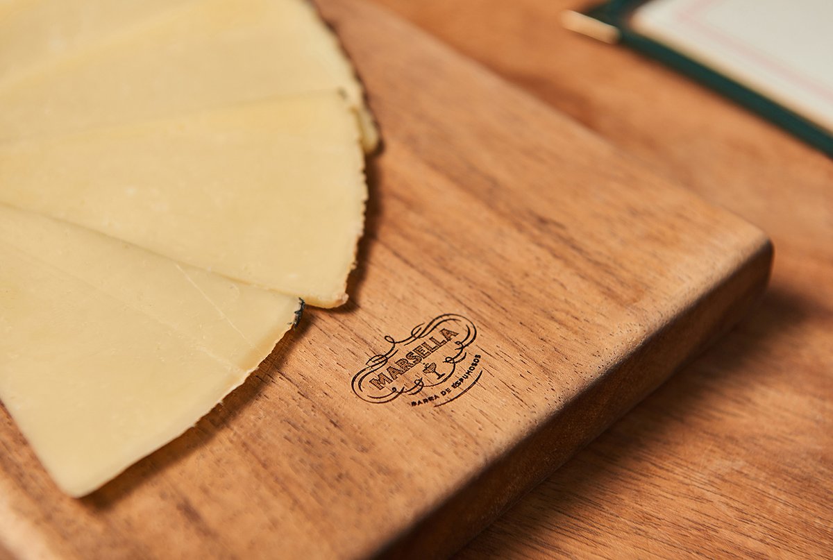 (餐飲）Marsella酒吧品牌設計和品牌標識設計案例，餐飲品牌設計，品牌形象整合，品牌標識設計，餐飲品牌視覺設計，餐飲品牌營銷，品牌戰(zhàn)略定位，品牌設計公司，深圳品牌策劃，深圳品牌設計，左右格局