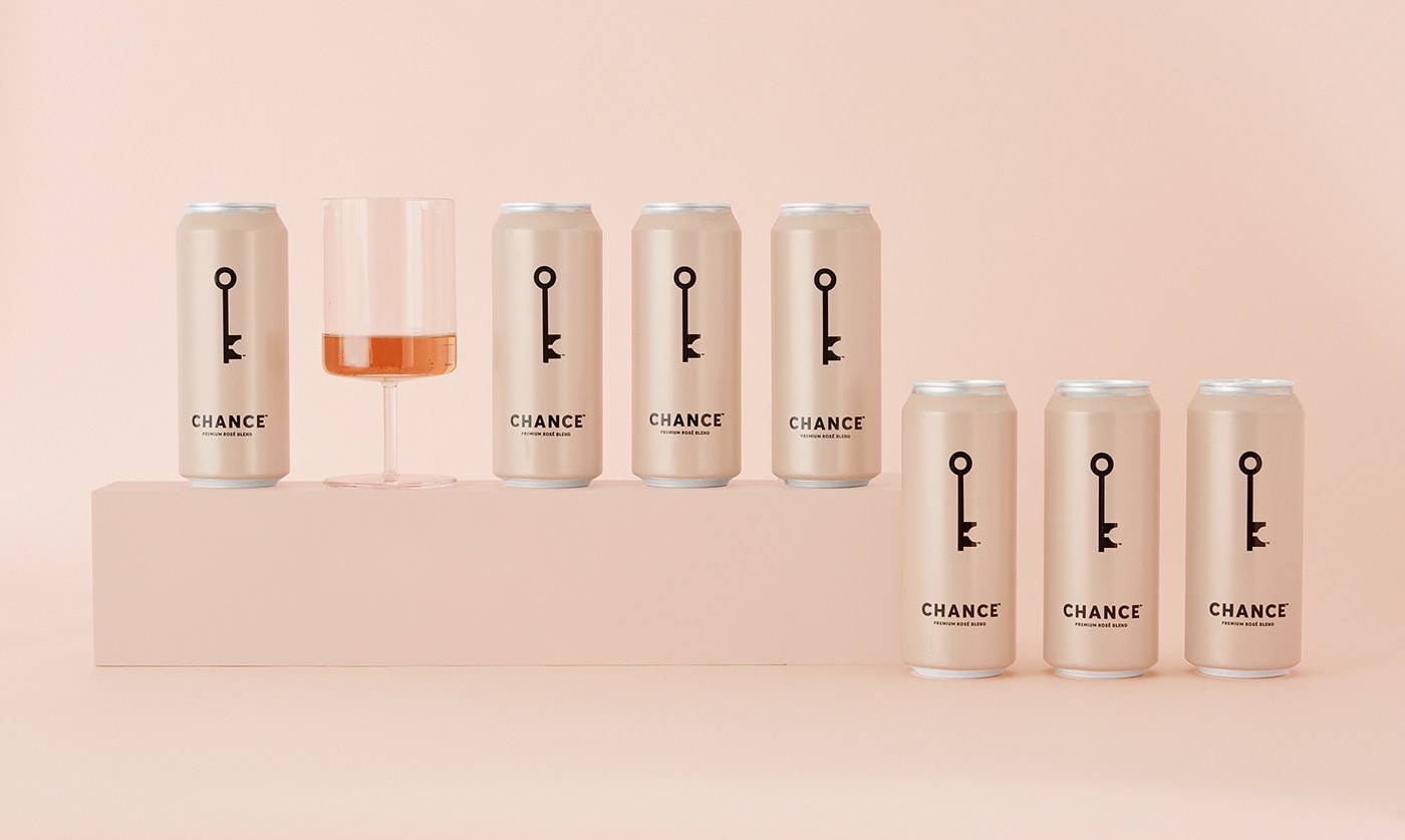 WineSociety優(yōu)質(zhì)葡萄酒品牌戰(zhàn)略定位和品牌策劃，餐飲品牌策劃，餐飲品牌設(shè)計，品牌設(shè)計公司，深圳品牌設(shè)計，左右格局